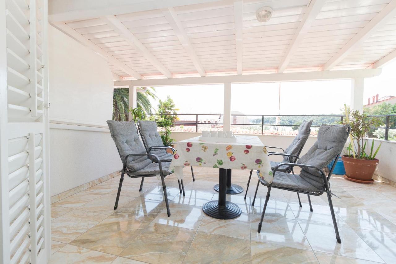 Rooms And Apartments Palma B&B Medulin Exterior foto