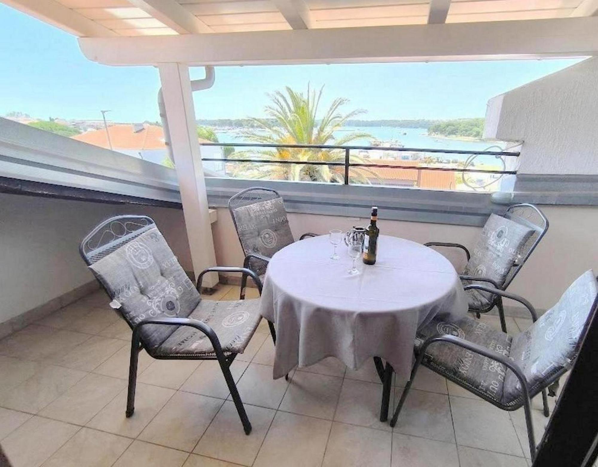 Rooms And Apartments Palma B&B Medulin Exterior foto
