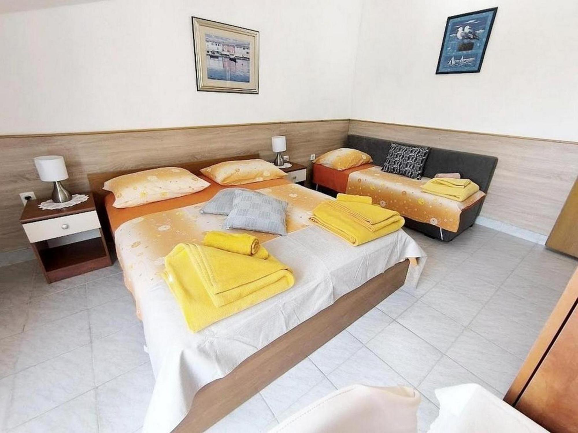Rooms And Apartments Palma B&B Medulin Exterior foto