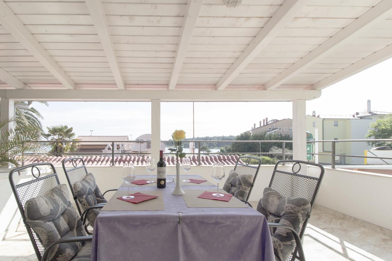 Rooms And Apartments Palma B&B Medulin Exterior foto